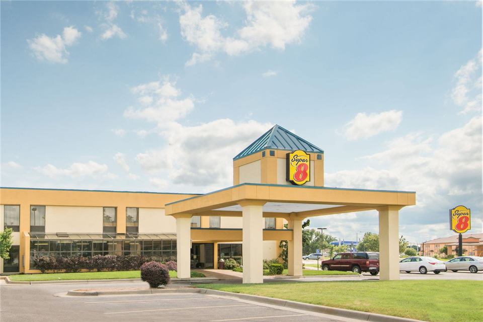 Super 8 Wichita South, Wichita, KS
